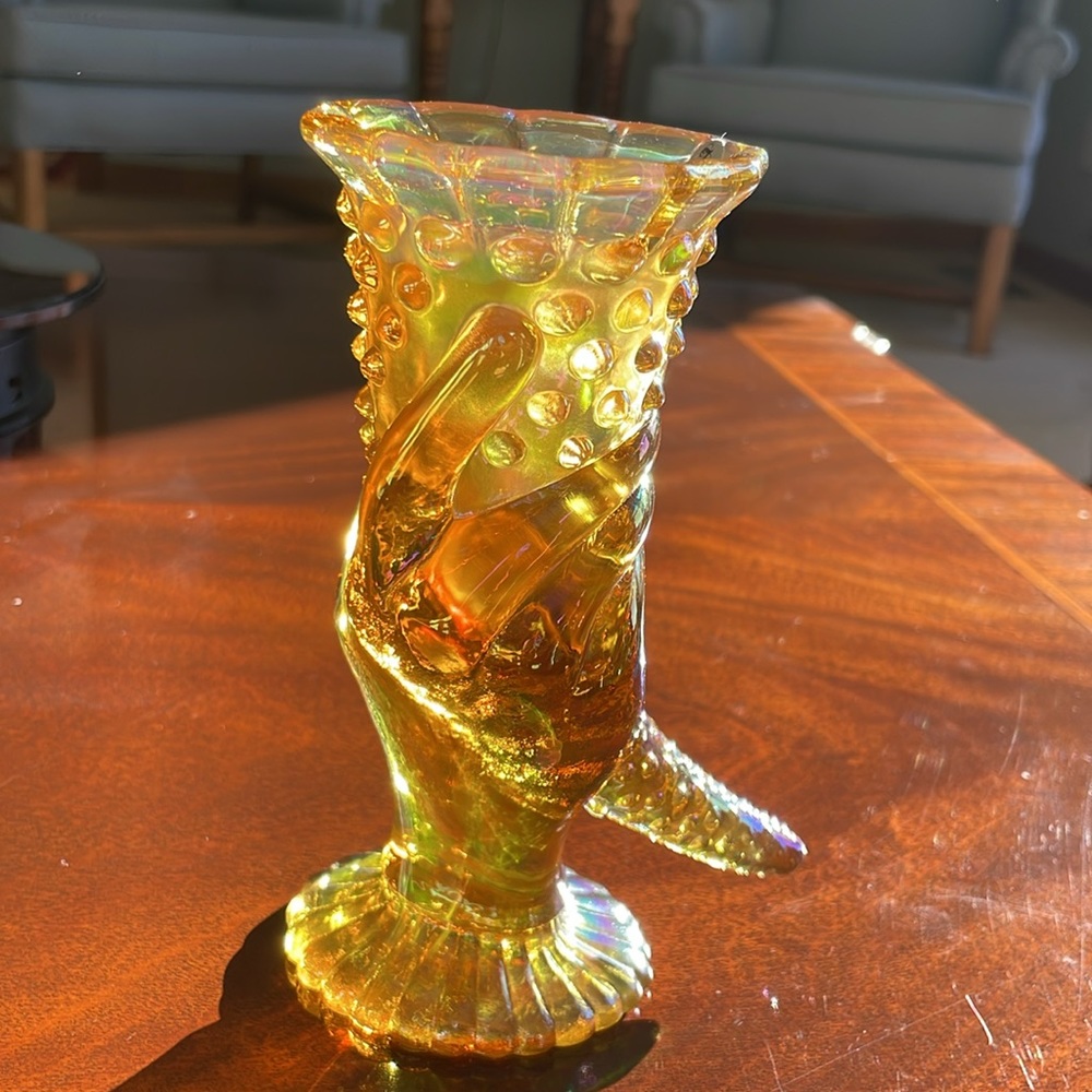 Fenton 6 inch Hand Cornucopia Carnival hobnail glass gold, with sticke… - Picture 10 of 11